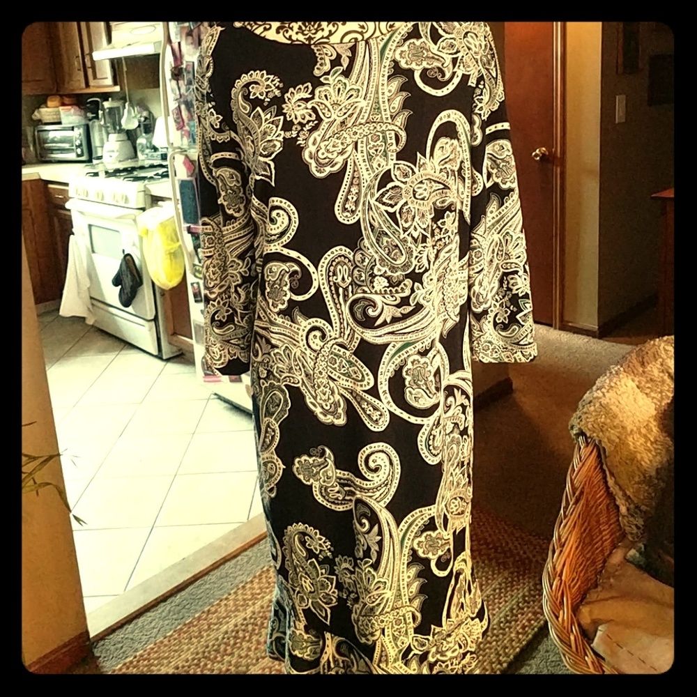 Gorgeous embroidered navy textured dress
